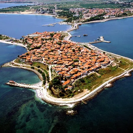 Central Nessebar Beach Apartment ネセバル